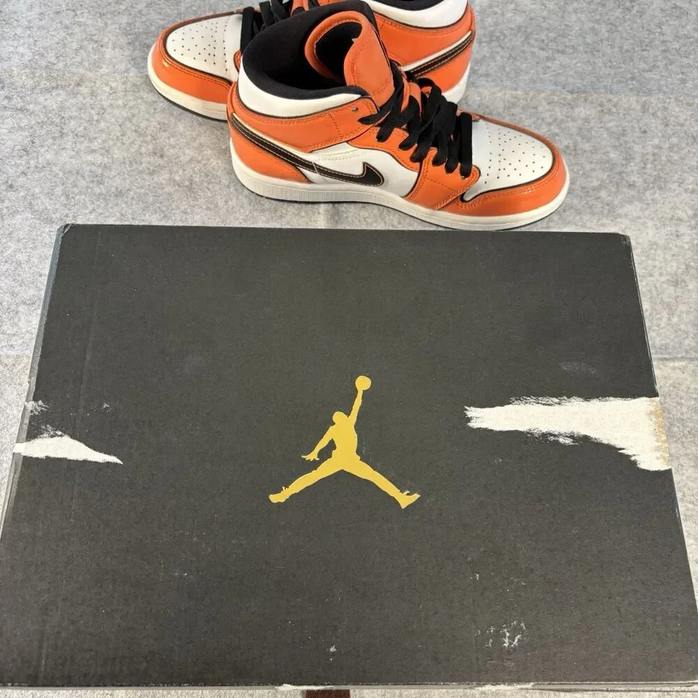 DD6834-802 - Youth Boys Mens 4.5 / Womens 6 Nike Air Jordan 1 Mid SE Turf Orange
